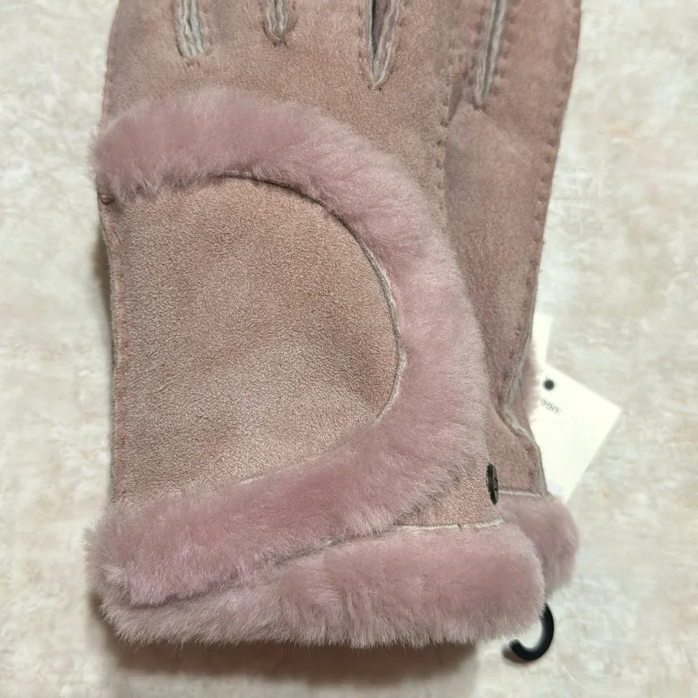 UGG, Sheepskin Exposed Seam Glove, Pink, NEW!!